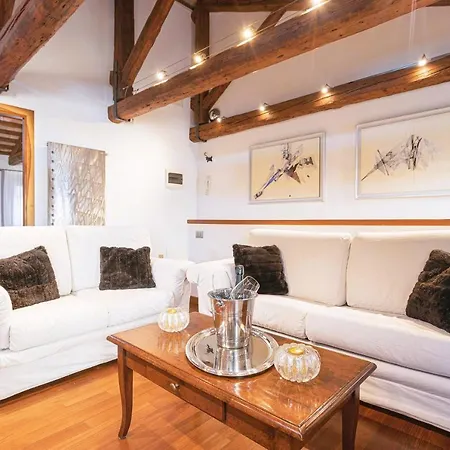 San Marco Luxury Loft With Terrace Apartmán *