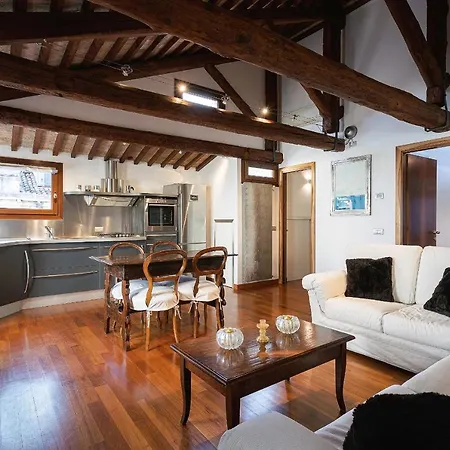 Lägenhet San Marco Luxury Loft With Terrace